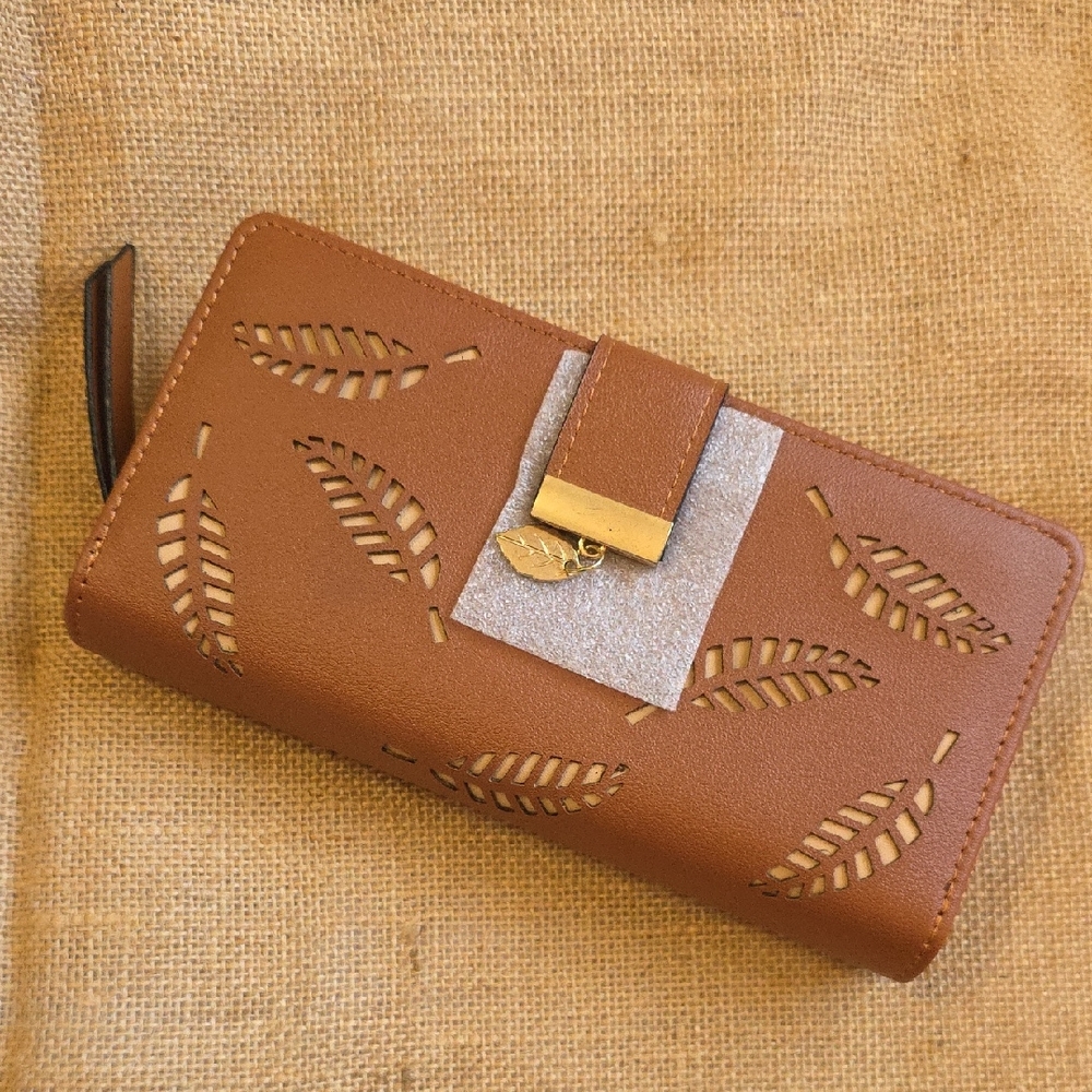 Vagabond Goods Wanderlust Brown Leather Wallet with Elegant Leaf Design